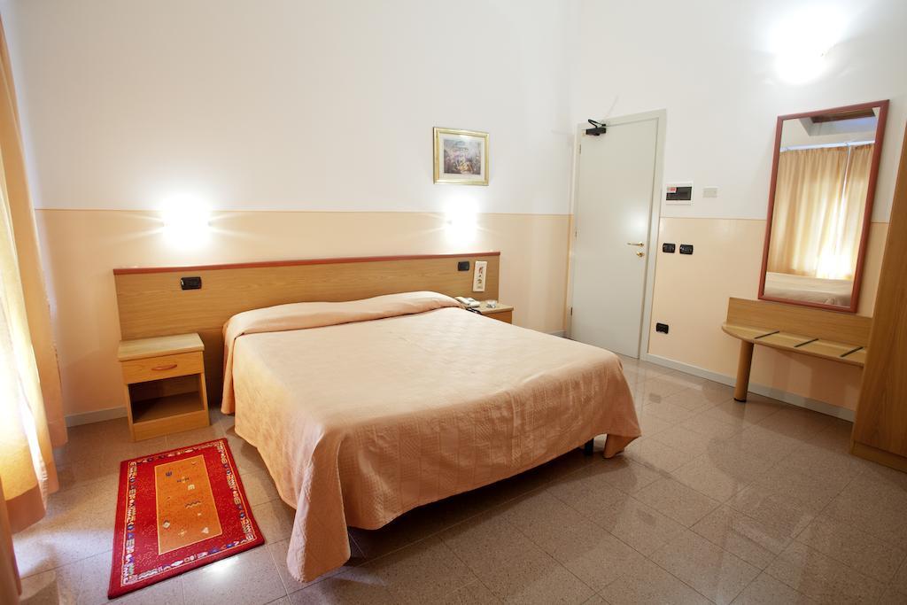 Master Hotel Castelvetro Piacentino Eksteriør bilde